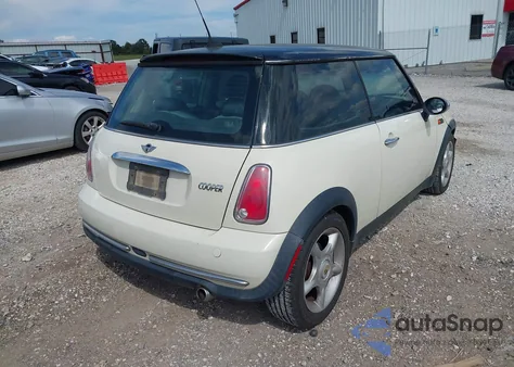 2006 Mini Cooper из США, поврежденный, VIN WMWRC33526TK64879